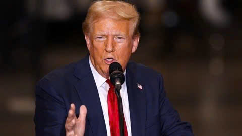Ông Trump gọi Tổng thống Zelensky là người độc tài